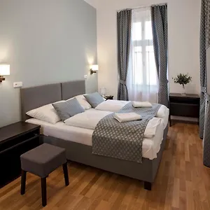 Corto Old Town 3* Praga